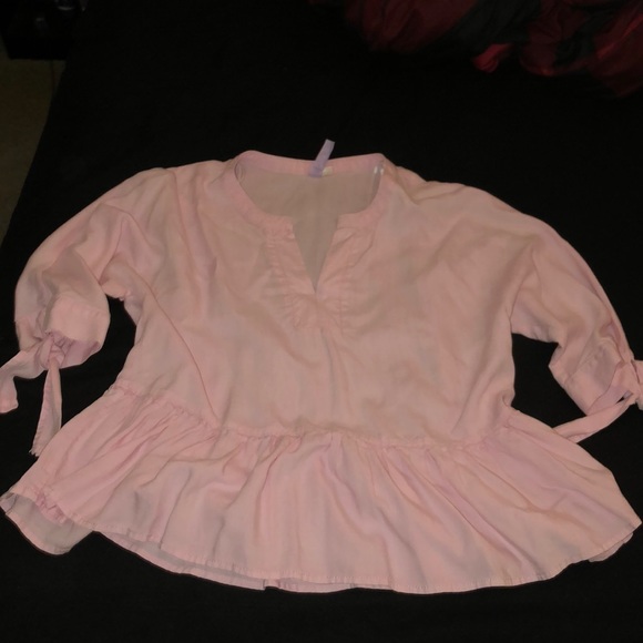 Francesca's Collections Tops - 💕Blush pink three quarter sleeve peplum top